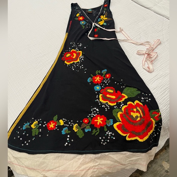 Common Thread Dress - Picture 1 of 3